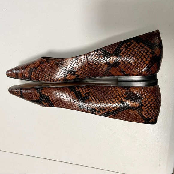 Banana Republic Leather Pointed Toe Flats Nutmeg Snake 8.5 - Picture 5 of 10